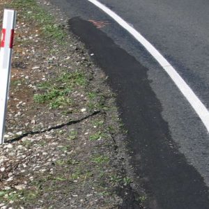 Bordes de calles y autopistas